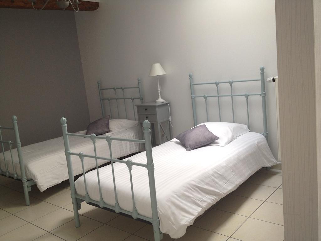 Ferme de Villeray-Chambre d'hôtes Saint-Pierre-du-Perray Quarto foto